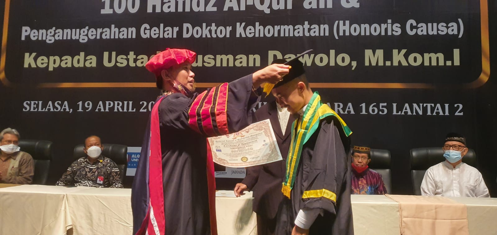 Ustaz Yusman Dawolo Raih Gelar Doktor Honoris Causa dari UIPM USA